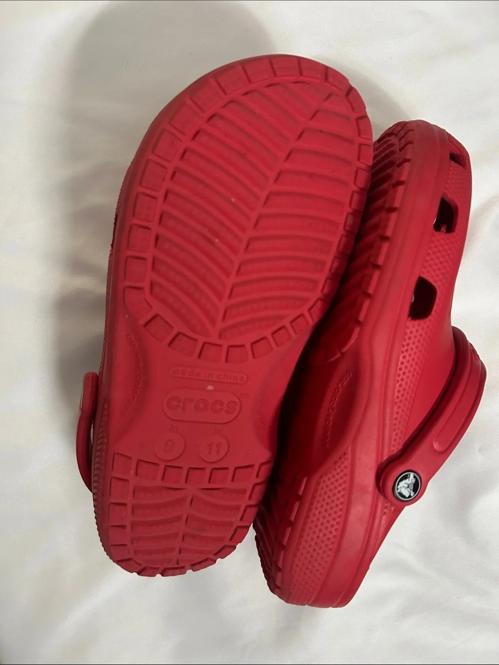 CROCS Classic Clog in Red